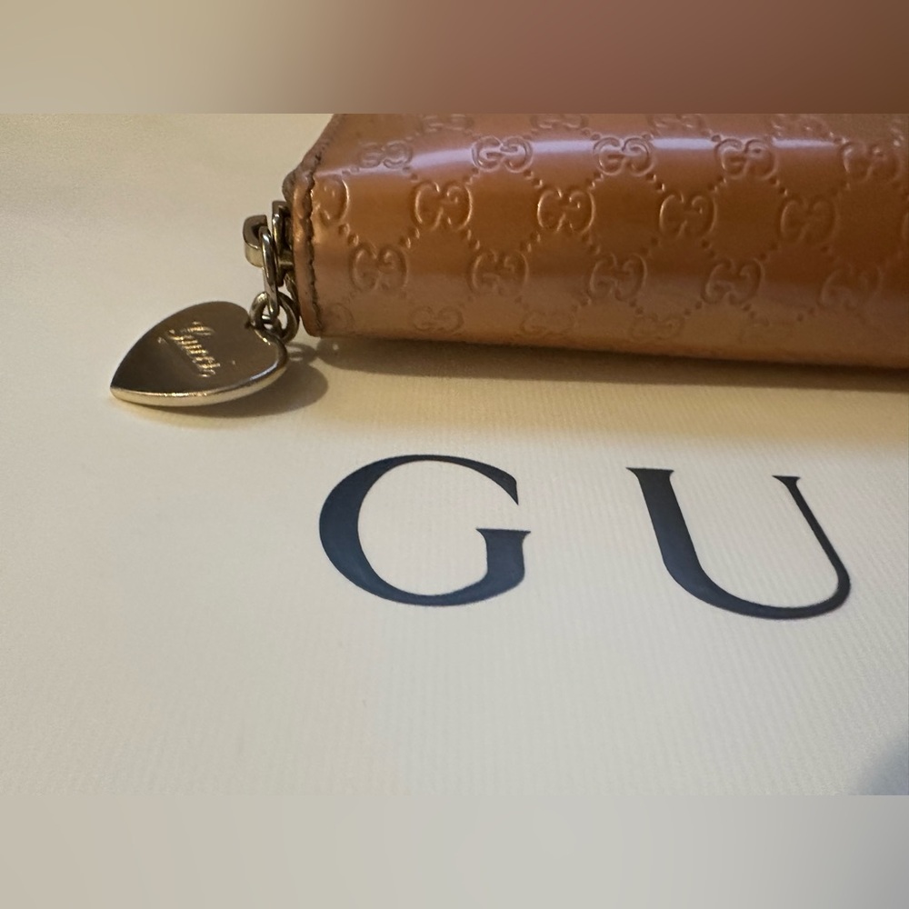 Gucci Metallic Microguccissima Zip Around Heart Wallet Pink - Picture 10 of 13